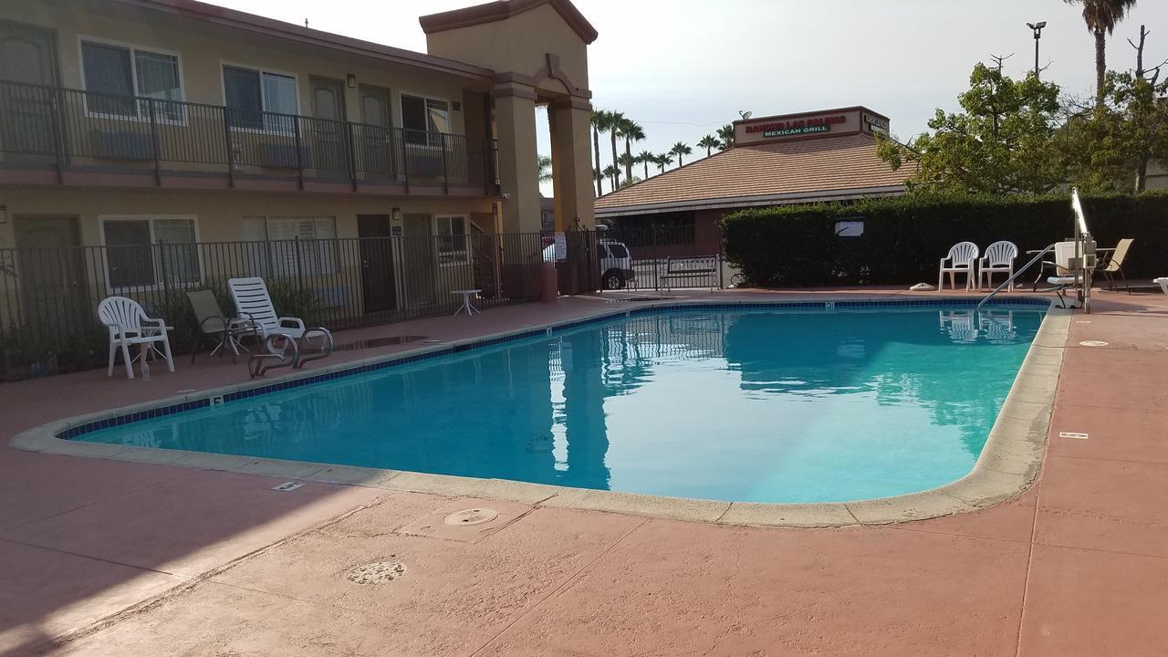 Americas Best Value Inn & Suites 埃斯孔迪多 外观 照片