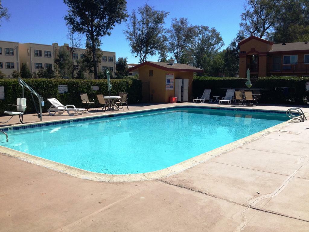 Americas Best Value Inn & Suites 埃斯孔迪多 外观 照片